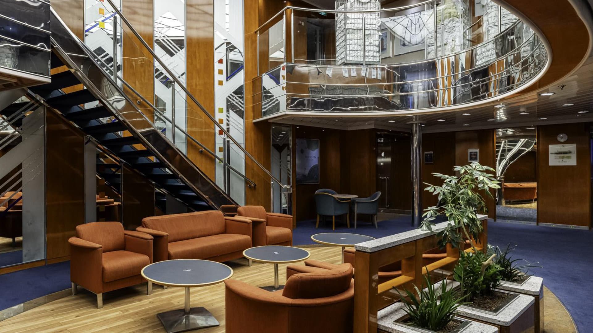 Atrium & reception